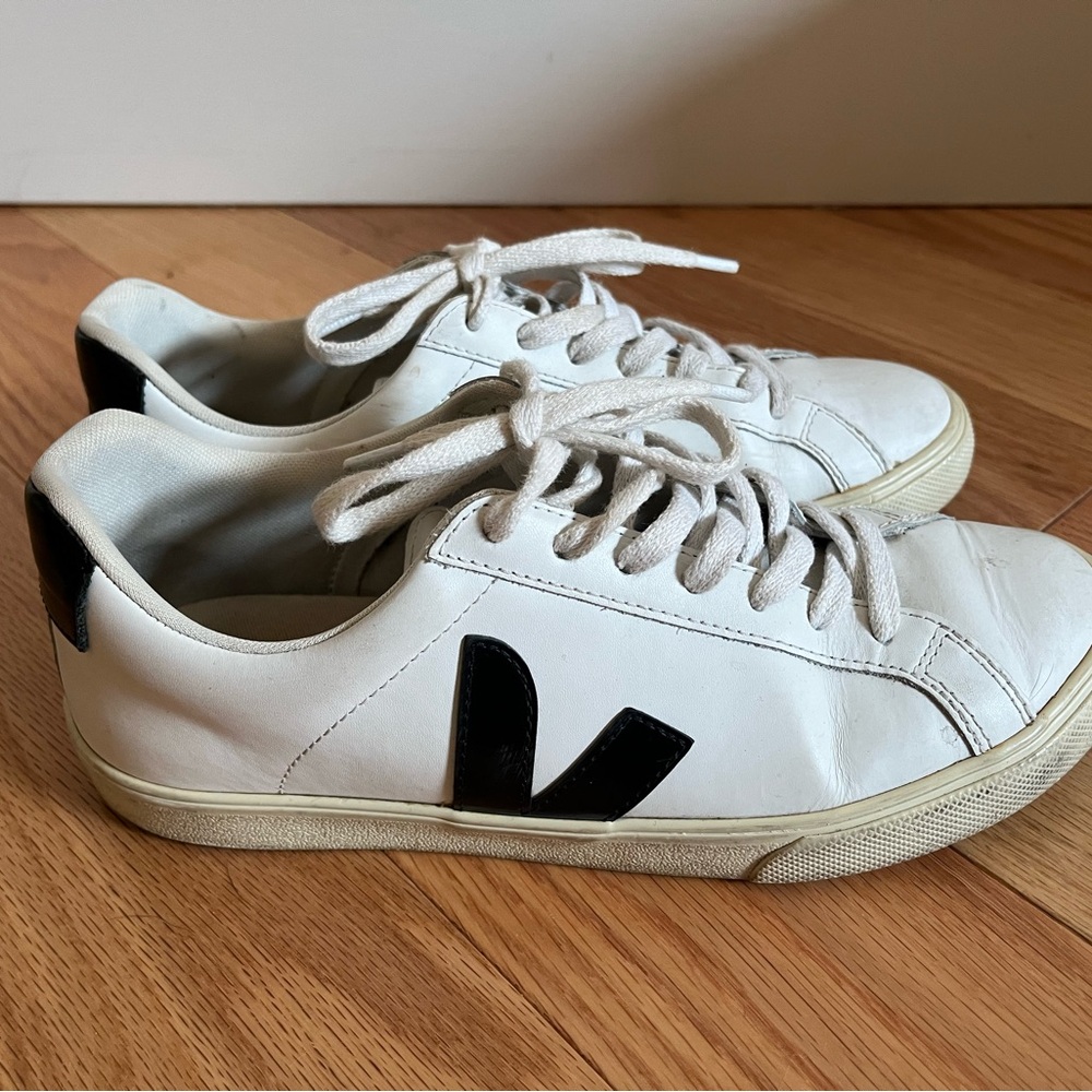 Size 9 / 40 Veja Esplar White Black Leather Lace Up Low Top Sneakers